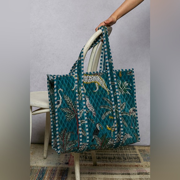 POL Teal Quilted Tropical Print Tote Bag - Picture 3 of 4